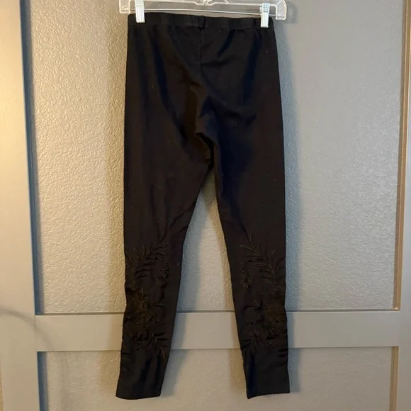 JOHNNY WAS • Black floral embroidered leggings - XS - Picture 4 of 5